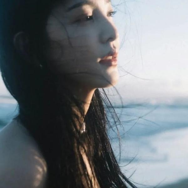 女警撞到夫